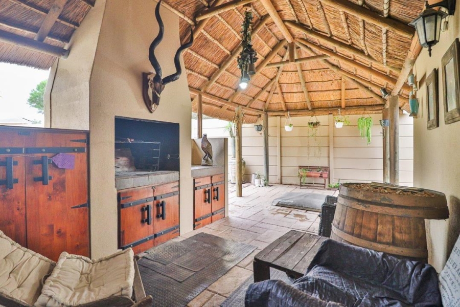 3 Bedroom Property for Sale in Uitzicht Western Cape